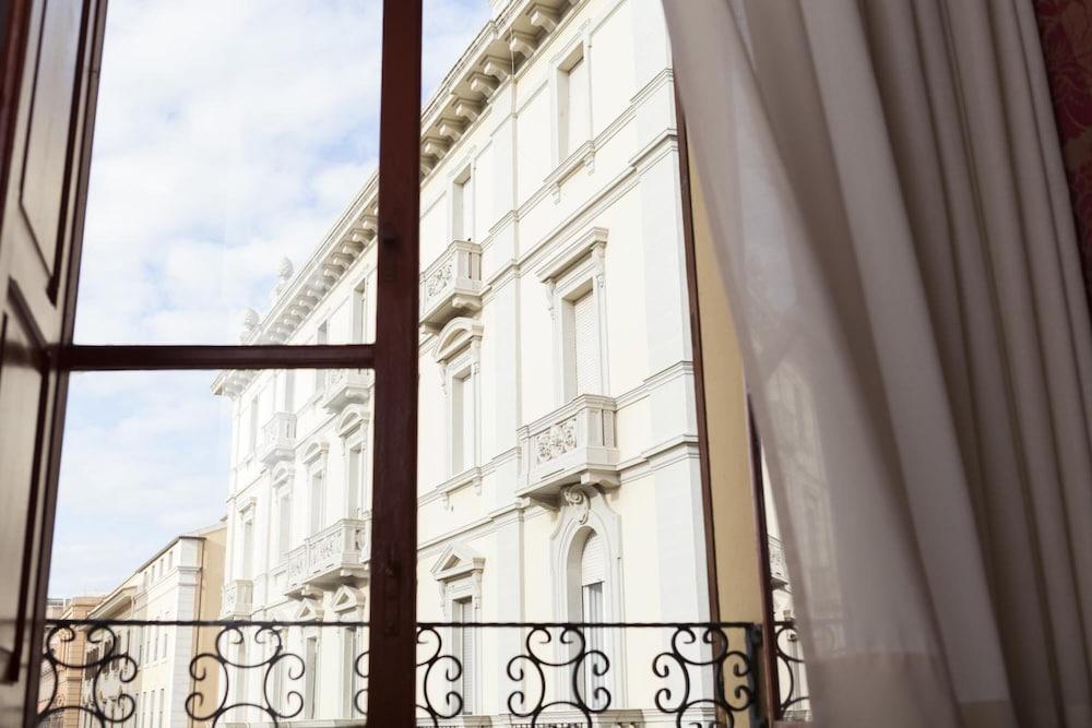 Hotel Cagliari Novecento Exterior foto
